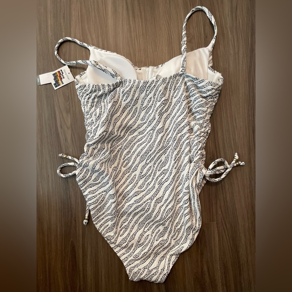 Time and Tru Black and White One Piece Swimsuit with Plunging Neckline size L - Picture 5 of 8